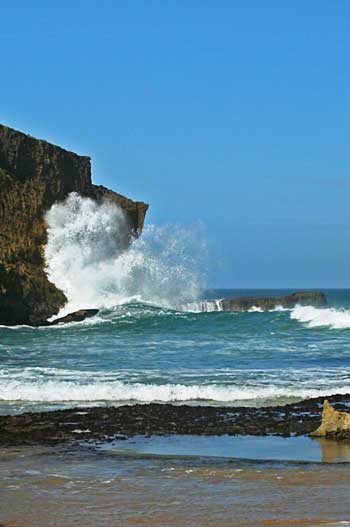 Three Sisters Rocks – Shipwreck Hiking
